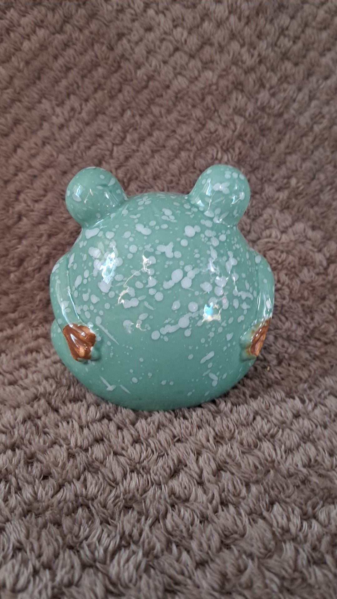 Frog hide